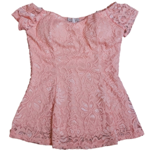 Papaya peach cored lace looking shirt. Size S. Super cute! EXCELLENT CONDITION! - Picture 3 of 6